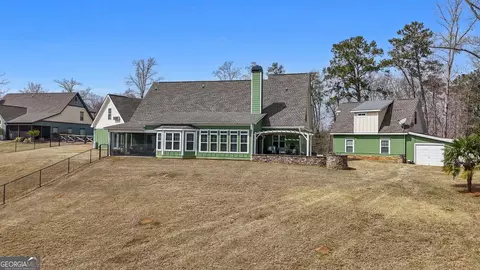 Exterior - 150 Crestview Rd, Jackson, GA 30233 photo 4 of 17
