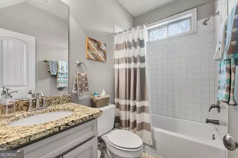 Bath - 150 Crestview Rd, Jackson, GA 30233 photo 5 of 11