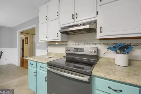 Kitchen - 112 Bridget Dr, Hampton, GA 30228 photo 5 of 5