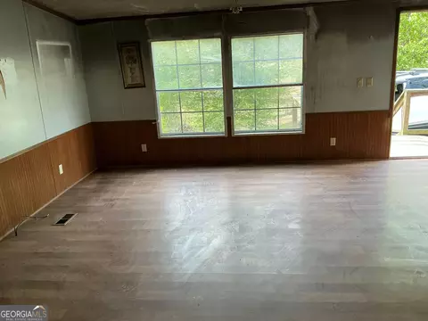 Living - 1101 Sunshine Rd, Toccoa, GA 30577 photo 2 of 3