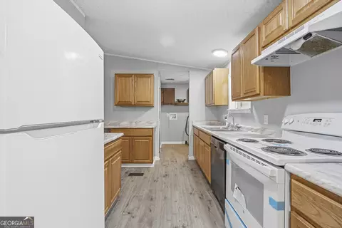 Kitchen - 298 Buck Rd, Gray, GA 31032 photo 1 of 3