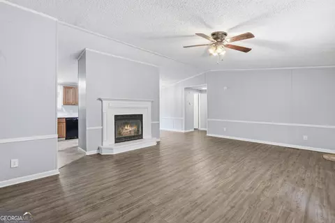 Living - 298 Buck Rd, Gray, GA 31032 photo 2 of 4