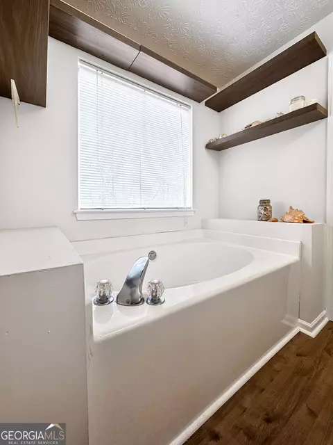 Bath - 846 Campbell Rd, Covington, GA 30014 photo 3 of 5