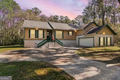 104 Marsh Oak Ln, Brunswick, GA 31525