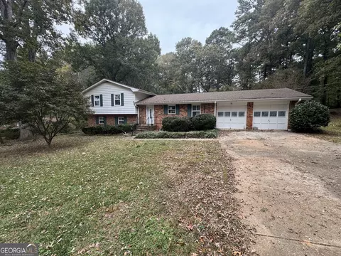 2153 Kings Forest Dr, Conyers, GA 30013