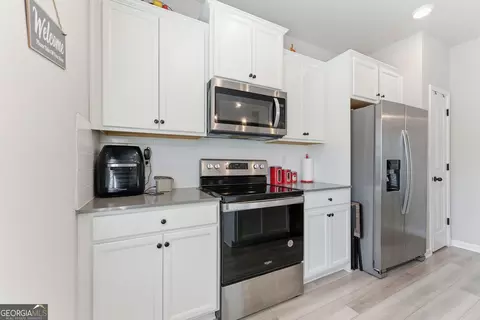 Kitchen - 11924 Brightside Pkwy, Hampton, GA 30228 photo 3 of 4