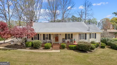 112 Allison Cir, Carrollton, GA 30117