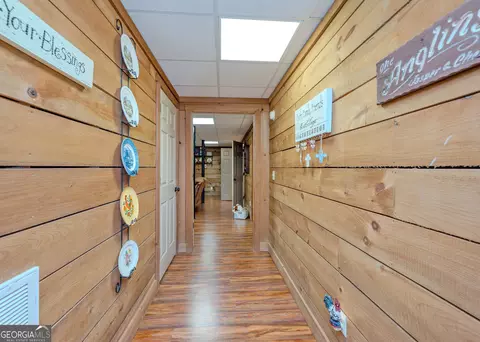 Entry Way - 1363 Mcfarlin Bridge Rd, Carnesville, GA 30521 photo 2 of 6
