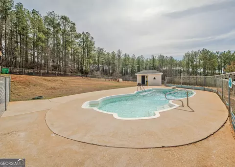 Exterior - 1363 Mcfarlin Bridge Rd, Carnesville, GA 30521 photo 7 of 8