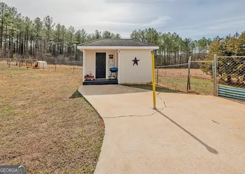 Exterior - 1363 Mcfarlin Bridge Rd, Carnesville, GA 30521 photo 6 of 8
