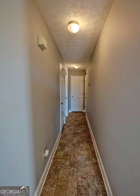 Entry Way - 1363 Mcfarlin Bridge Rd, Carnesville, GA 30521 photo 5 of 6