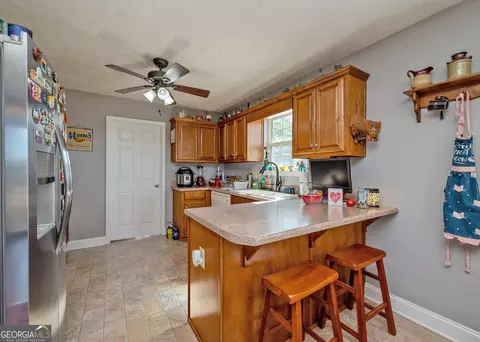 Kitchen - 1363 Mcfarlin Bridge Rd, Carnesville, GA 30521 photo 3 of 3