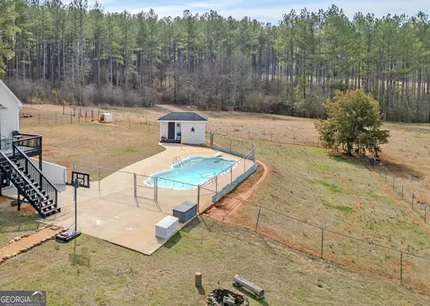 Exterior - 1363 Mcfarlin Bridge Rd, Carnesville, GA 30521 photo 1 of 8