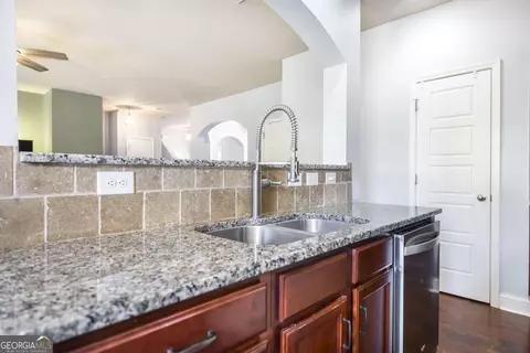 Kitchen - 400 Ansley Ave, Perry, GA 31069 photo 3 of 4