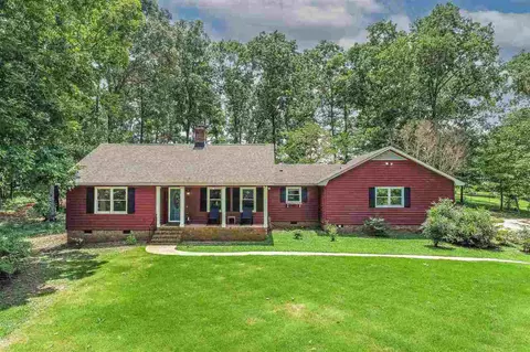 364 Ridgewood Dr, Hartwell, GA 30643