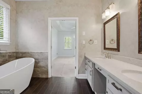 Bath - 2915 Pine St, Duluth, GA 30096 photo 1 of 6