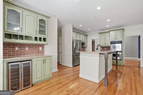 Kitchen - 2915 Pine St, Duluth, GA 30096 photo 3 of 4