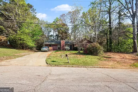 1727 Vauxhall Dr, Lithonia, GA 30058