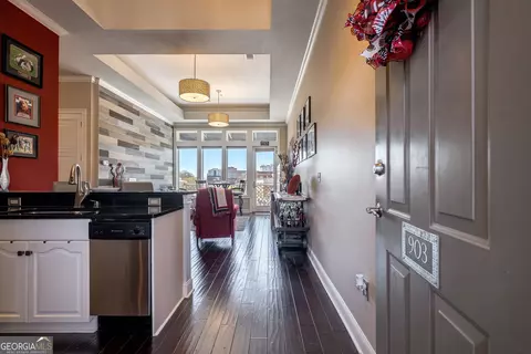 755 E Broad St #903, Athens, GA 30601