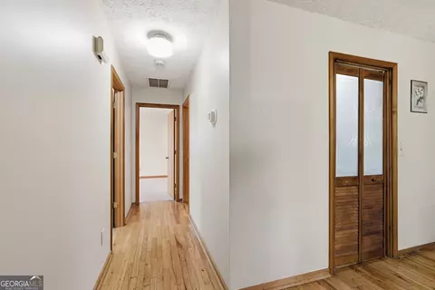 Entry Way - 143 Copperhead Rd, Cornelia, GA 30531 photo 2 of 3