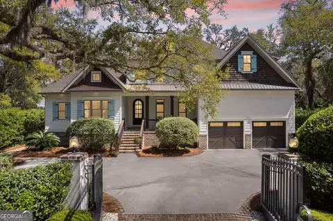 306 Broadway St, St. Simons, GA 31522