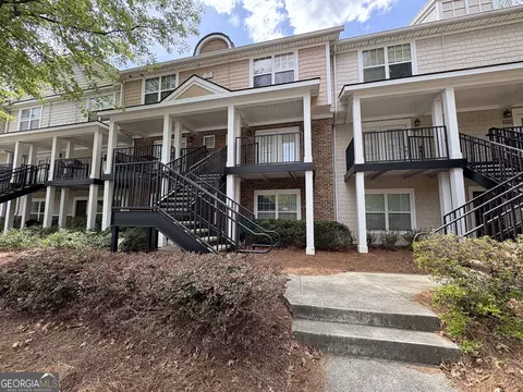 1035 Barnett Shoals Rd #325, Athens, GA 30605