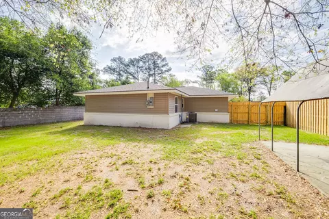 Exterior - 308 E 4th St, Springfield, GA 31329 photo 10 of 14