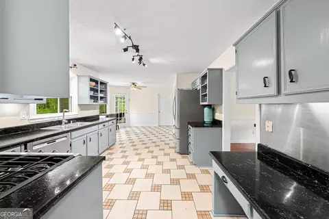 Kitchen - 761 Winnbrook Dr, Dacula, GA 30019 photo 3 of 3