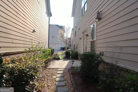 Exterior - 4334 Bellview Ln, Duluth, GA 30097 photo 2 of 6