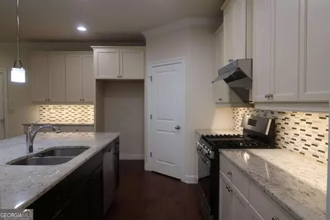 Kitchen - 4334 Bellview Ln, Duluth, GA 30097 photo 3 of 4