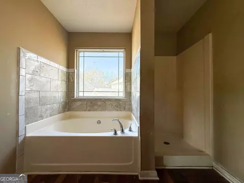 Bath - 1426 Arbor Place Dr, Morrow, GA 30260 photo 3 of 6