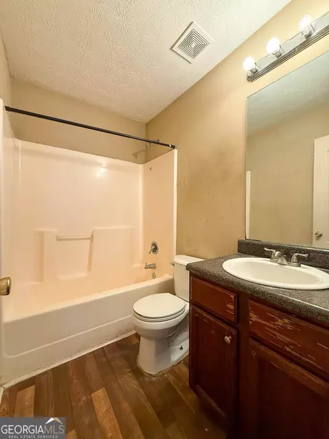 Bath - 1426 Arbor Place Dr, Morrow, GA 30260 photo 2 of 6