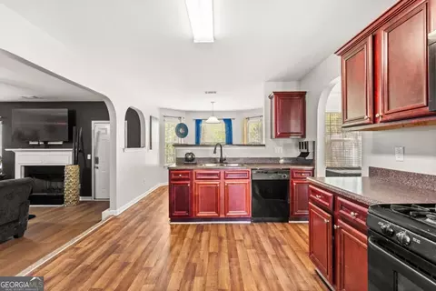 7649 Bowhead Ct, Fairburn, GA 30213 photo 4