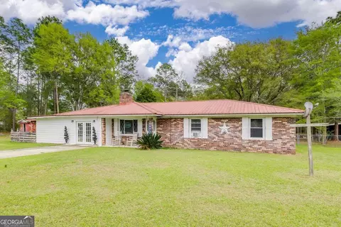 423 Pioneer Rd, Hinesville, GA 31313