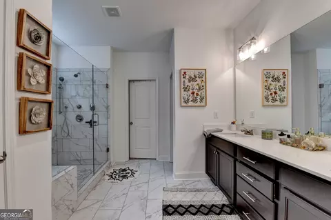 Bath - 2129 Charmond Dr, Monroe, GA 30656 photo 2 of 5