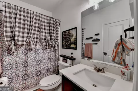 Bath - 2129 Charmond Dr, Monroe, GA 30656 photo 4 of 5