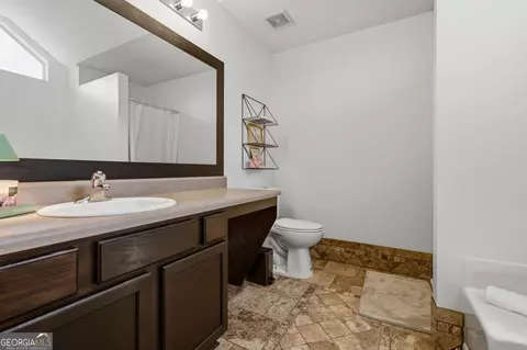 Bath - 312 Preakness Dr, Lagrange, GA 30240 photo 3 of 4