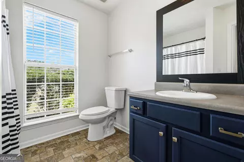 Bath - 312 Preakness Dr, Lagrange, GA 30240 photo 1 of 4