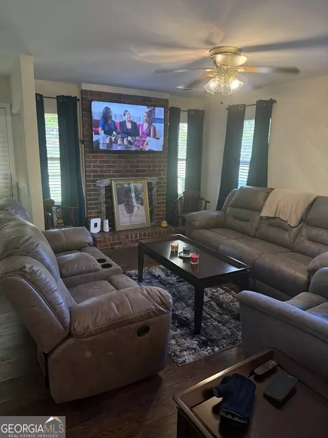 Living - 245 Teaver Rd, Lagrange, GA 30240 photo 1 of 1