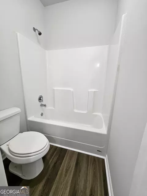 Bath - 500 Mabry Pl, Grayson, GA 30017 photo 4 of 4