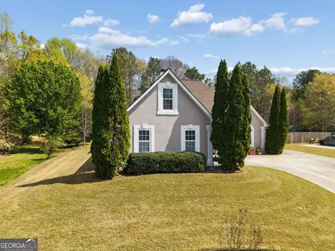2490 River Run Dr, Dacula, GA 30019