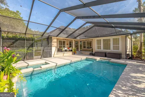 371 Oak Grove Island Dr, Brunswick, GA 31523
