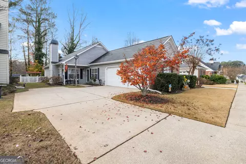 195 Woodgate Dr, Fayetteville, GA 30214