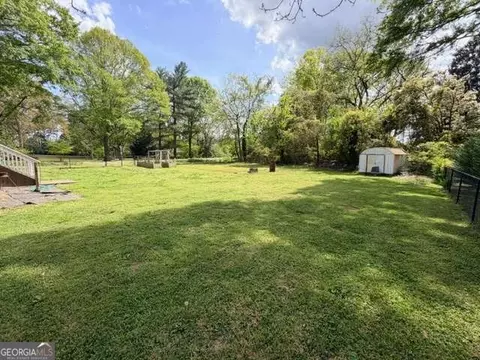 Exterior - 2025 Broad St, Statham, GA 30666 photo 4 of 10