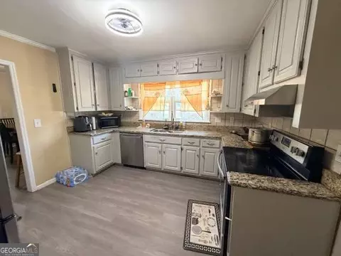 Kitchen - 2025 Broad St, Statham, GA 30666 photo 2 of 4