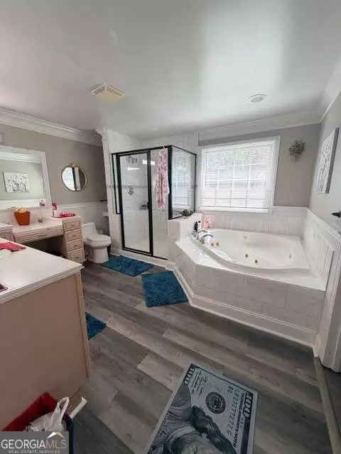 Bath - 2025 Broad St, Statham, GA 30666 photo 2 of 2