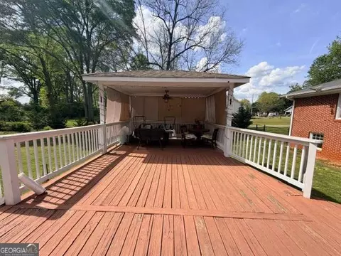 Exterior - 2025 Broad St, Statham, GA 30666 photo 8 of 10