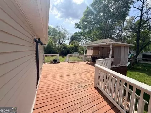Exterior - 2025 Broad St, Statham, GA 30666 photo 9 of 10