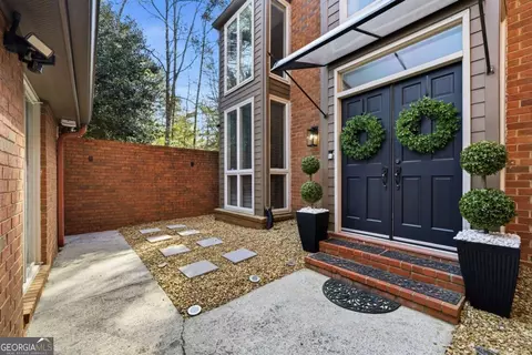 47 Willow Gln, Atlanta, GA 30342