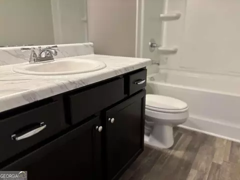 Bath - 2217 Hastings Manor Ct, Hampton, GA 30228 photo 2 of 2
